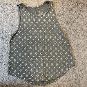 Geometric Design Scoop Hem Tank